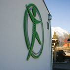Fassade mit Logo